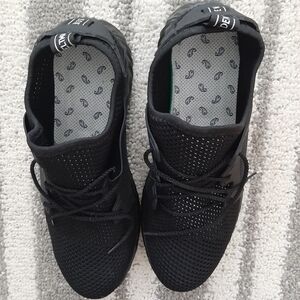 New Stylish Unisex Black Beyond Perfect Steel Toe Sneakers.